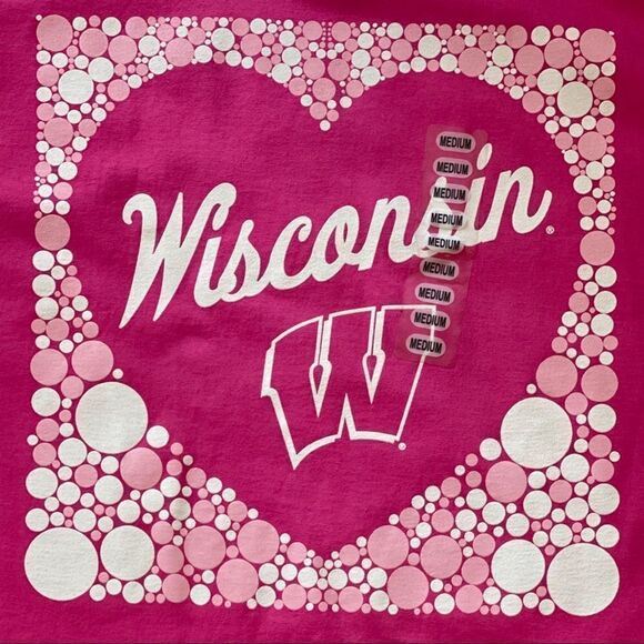 Hanes Women's “Love Wisconsin Badgers” T-Shirt • Medium • NWT 💕 - Picture 3 of 7